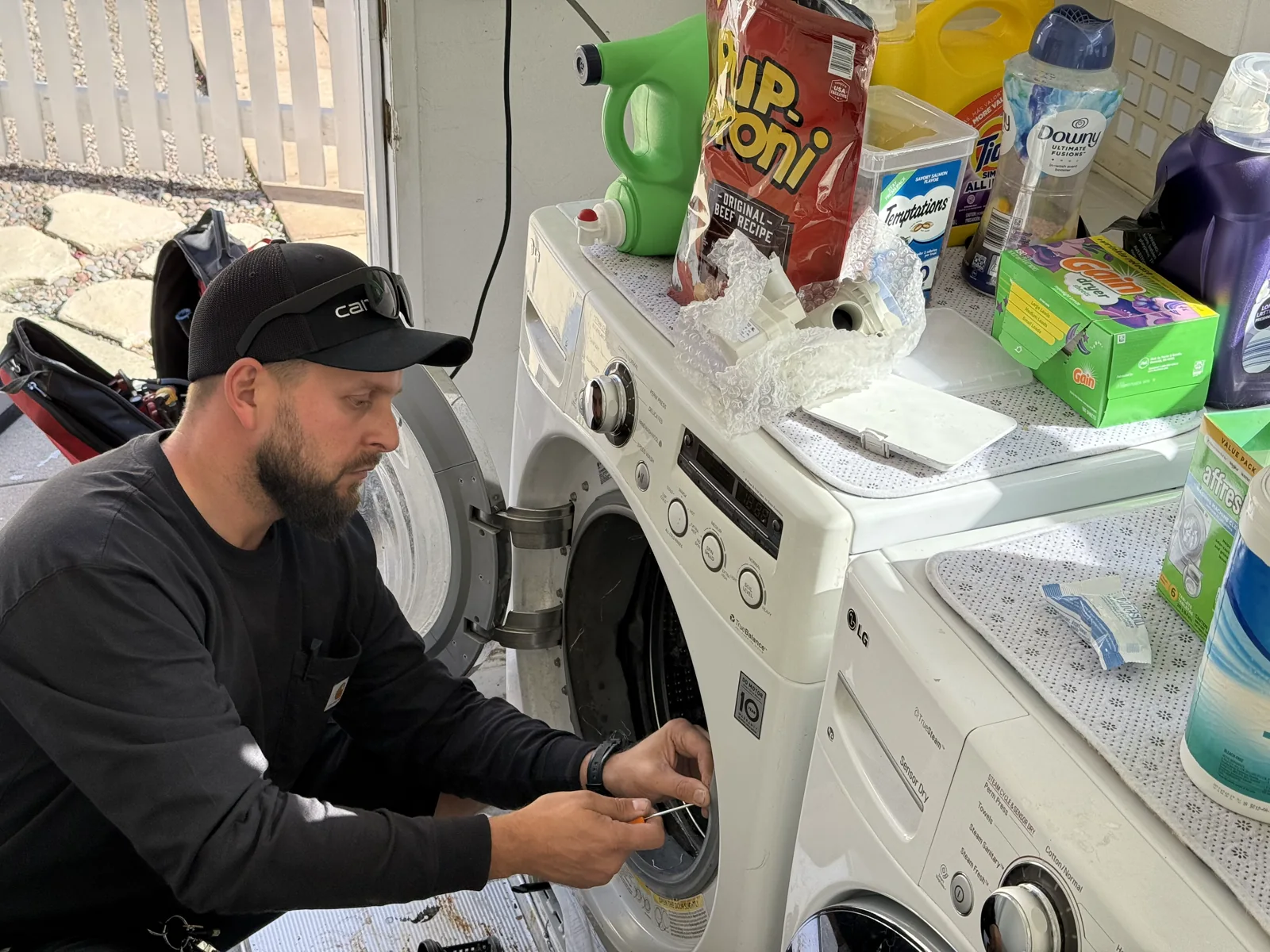 UKS PRO technician checking a washing machine